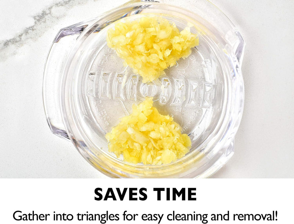 Nextrend Garlic Twister 4th Gen – Garlic Mincer & Garlic Press in One - for Ginger, Herbs, Nuts & more, BPA-Free, Dishwasher Safe, 3–5 Clove Capacity - Clear